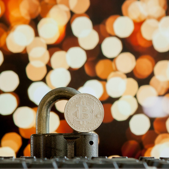 Stablecoin investor protection